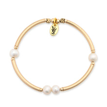 Load image into Gallery viewer, Luxe Pearl - Fresh Water Pearl &amp; Gold Filled Stretch Bangle
