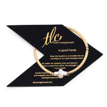 Load image into Gallery viewer, Classic Grace - Fresh Water Pearl &amp; Gold Filled Stretch Bangle
